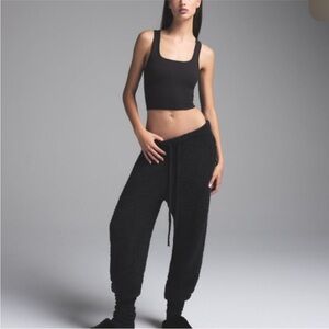 Women's Black Cozy Knit Jogger Pant.
